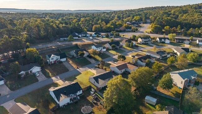 Building Photo - 10 Meadow Ridge Loop