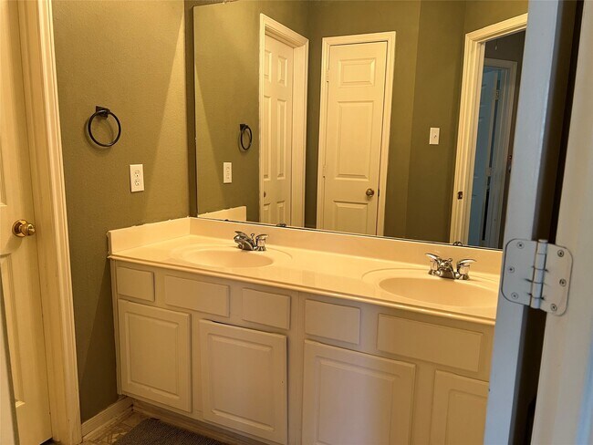 Building Photo - 14526 Grove Estates Ln