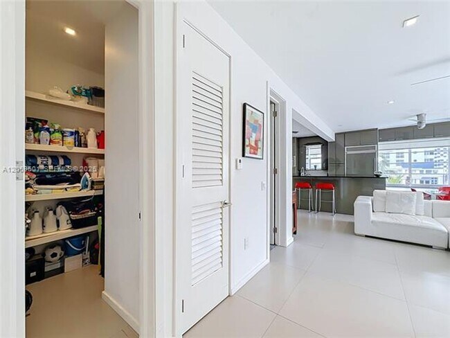 Building Photo - 1460 Ocean Dr