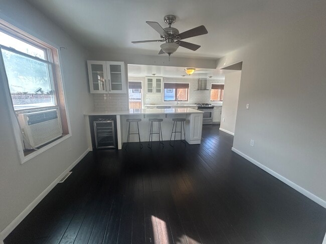 Building Photo - 127 Hyers St