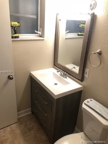 Building Photo - 216 SE 5th St