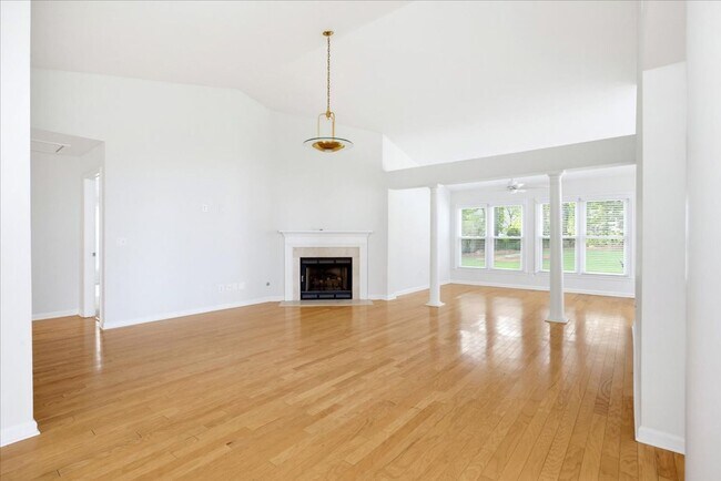 Building Photo - 326 Saybrook Crossing