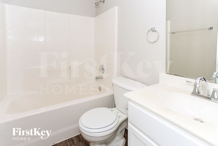Building Photo - 621 Spillway Dr