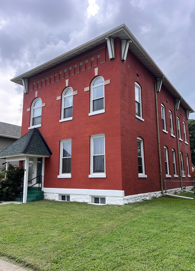 Building Photo - 2129 Delmar Ave