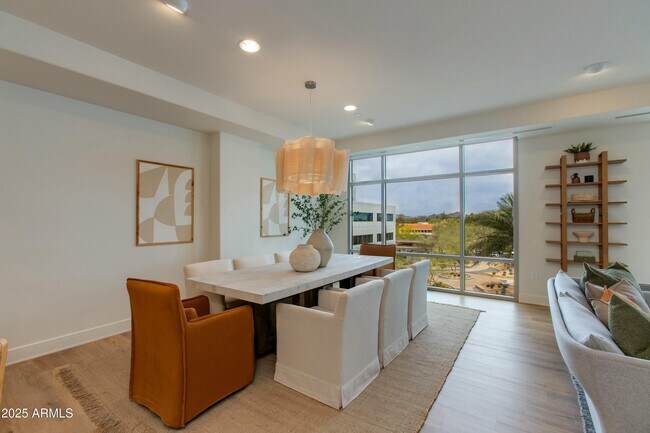 Building Photo - 2211 E Camelback Rd