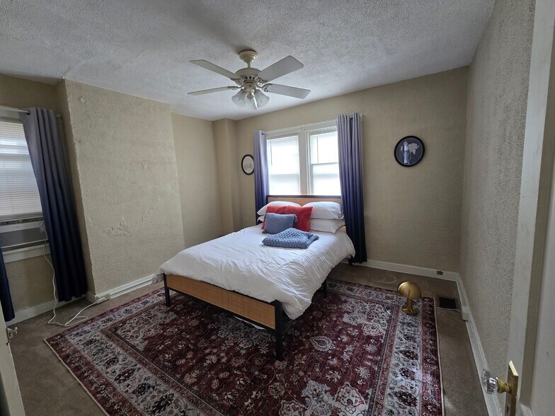 Building Photo - 6501 Deary St