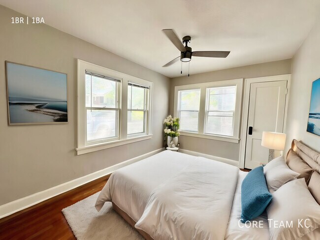 Building Photo - 103 W 51st St