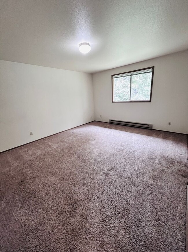 Building Photo - ***PENDING APPLICATION***Lovely Home Minutes away from West Beach