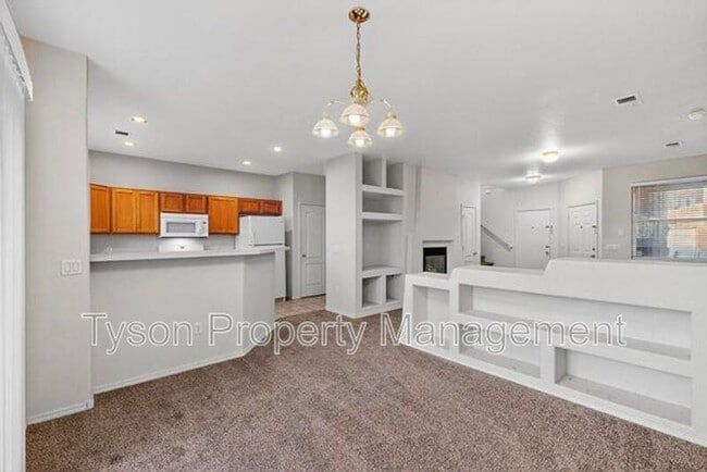 Building Photo - 6520 Los Pueblos Pl NW