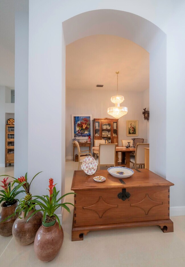 Building Photo - 10849 Bal Harbor Dr