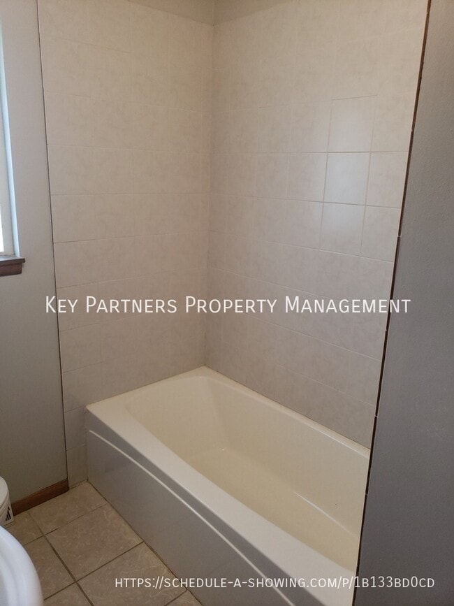 Building Photo - 6804 N Flora-