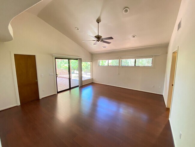 Building Photo - 2285 Sanborn Dr