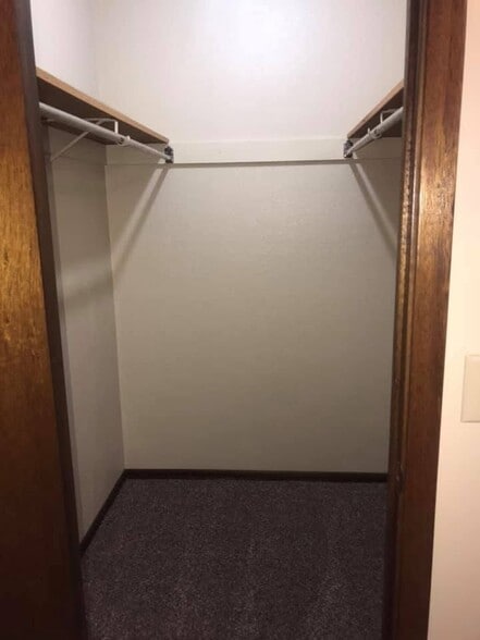 Building Photo - 1403 Hennessey St