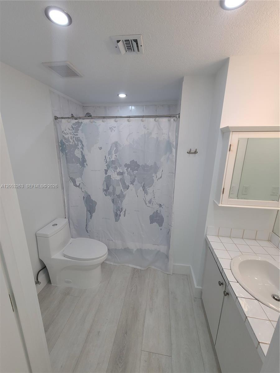 Building Photo - 3500 Coral Way