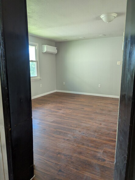 Building Photo - 272 Park Ave