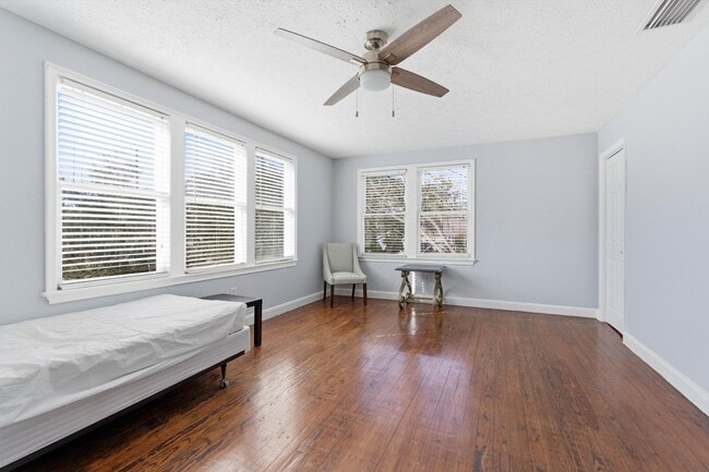 Building Photo - 50 Saragossa St