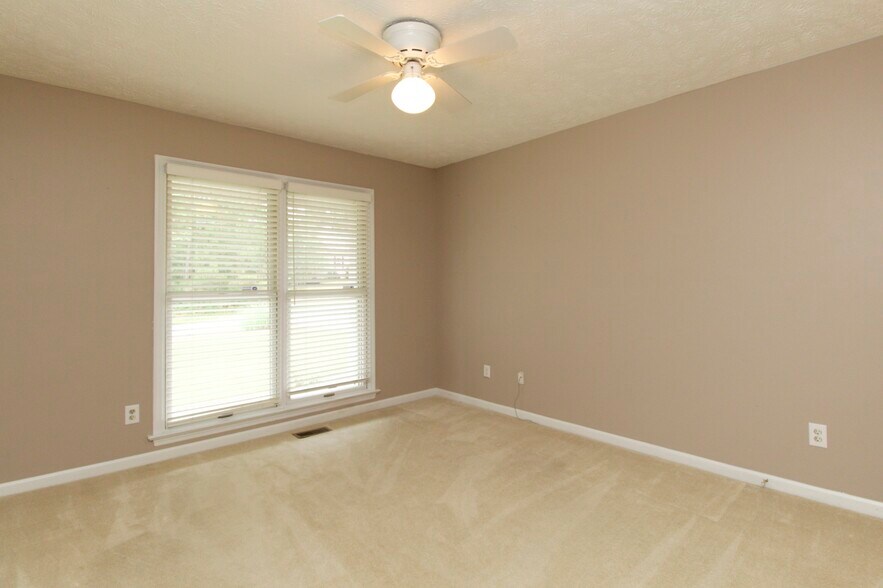 Bedroom - 121 Rothbury Dr