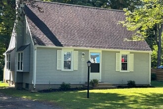 Building Photo - 10 Falls River Cir