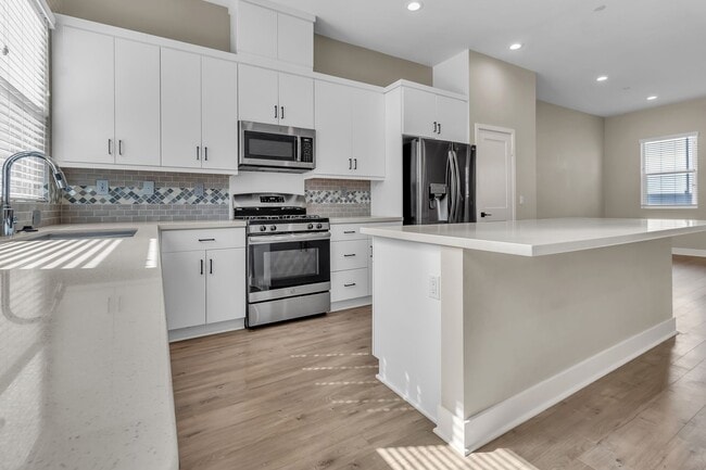 Building Photo - 945 E Mason Ln