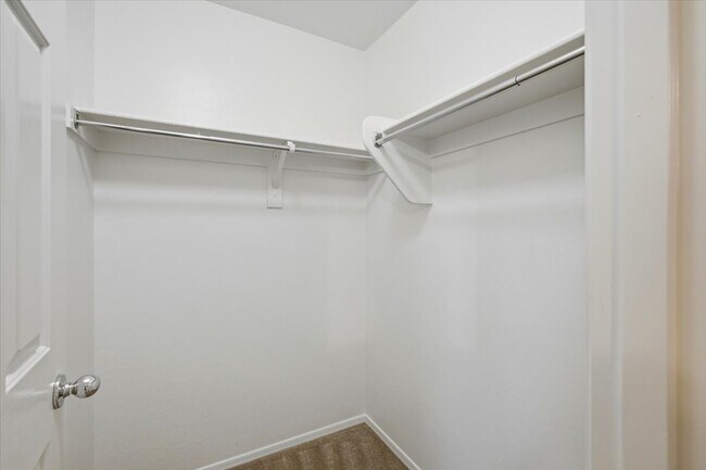 Building Photo - 605 Harding Rd