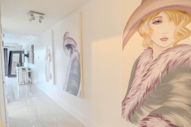 Building Photo - 3760 Inverrary Dr