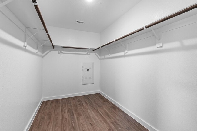 Building Photo - 3003 Middleton Dr