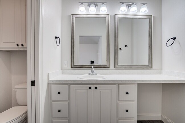Building Photo - 1/2 off First Months! Rent Newer Cooper Me...
