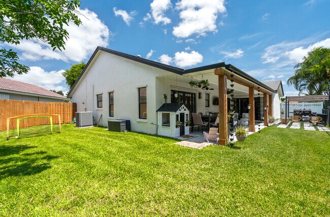 Building Photo - 2724 NW 124th Ave