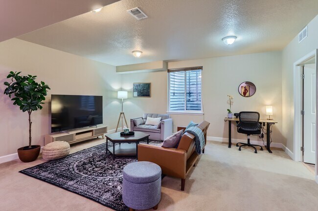 Building Photo - 5236 Malta St