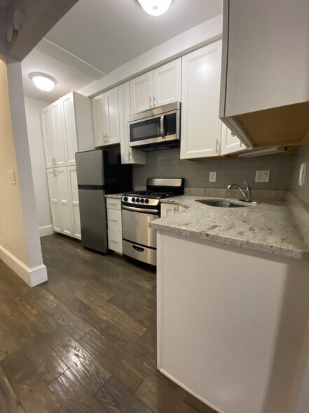 Building Photo - 75 Westland Ave