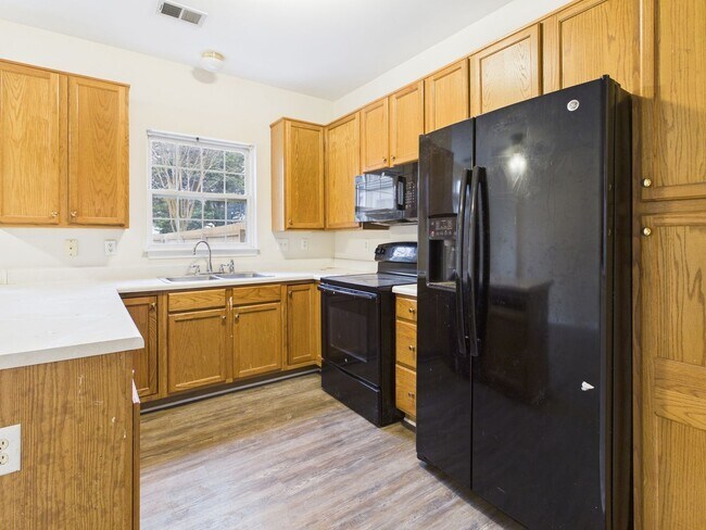 Building Photo - 5313 Golf Villa Ln