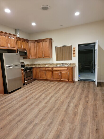 Building Photo - 1010 Florence Pl