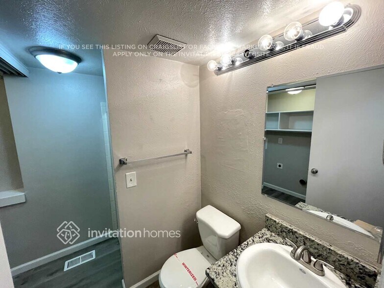 Building Photo - 13368 Birch Cir