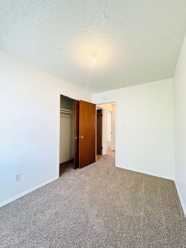 Building Photo - 3 Bedroom 2 Bath Tri-Level Home with 2 car...