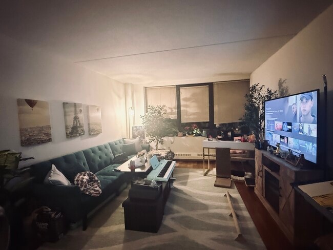 Primary Photo - 4 Martine Ave