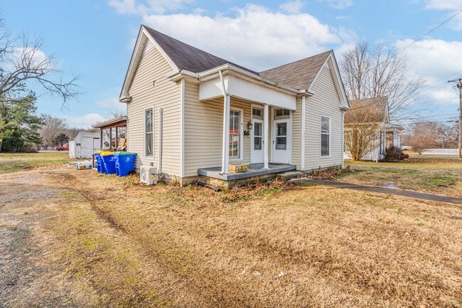 Building Photo - 319 Montague St