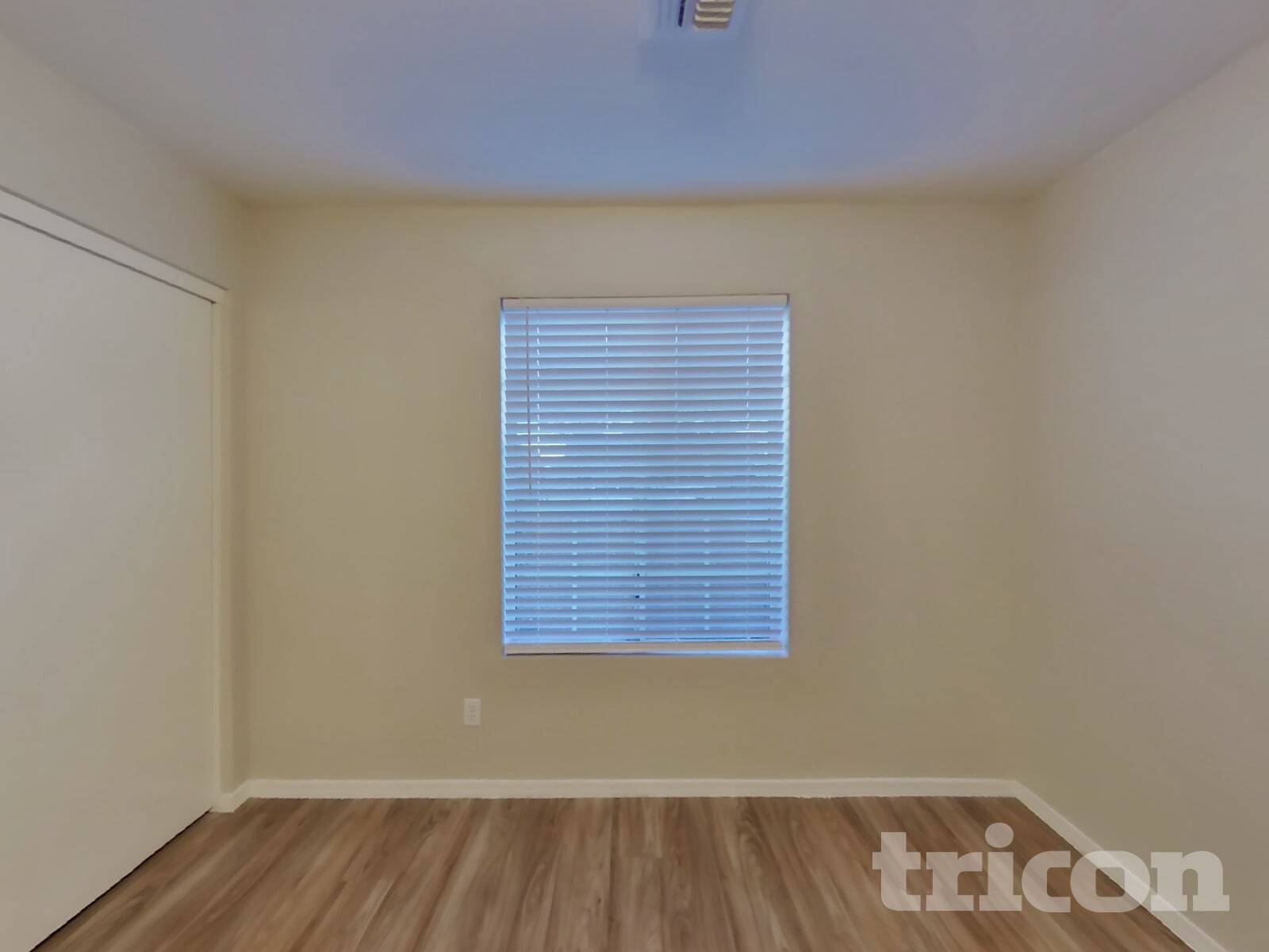 Building Photo - 9510 E Flanders Rd