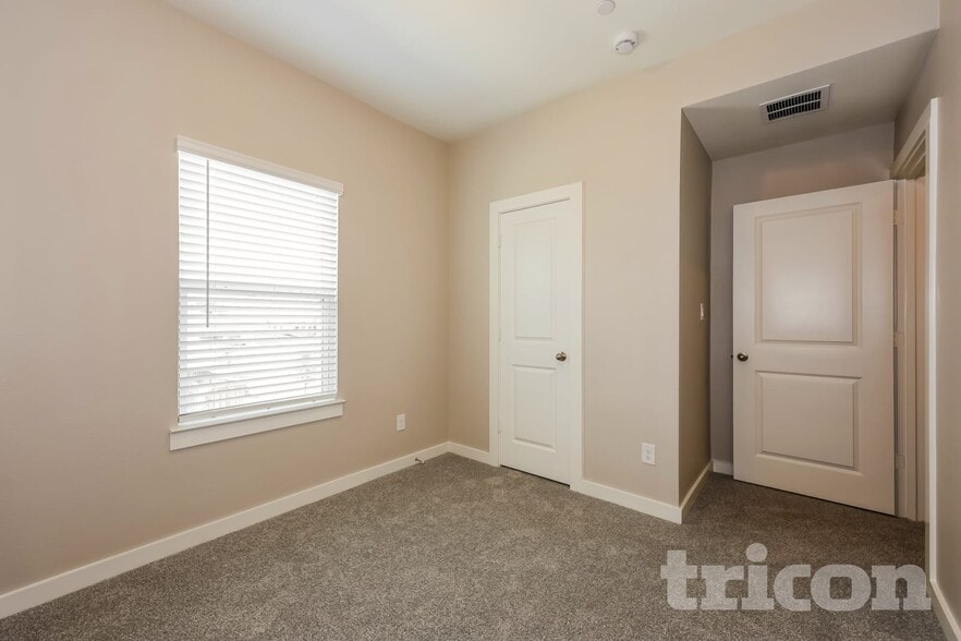 Building Photo - 3031 Songbird Ln