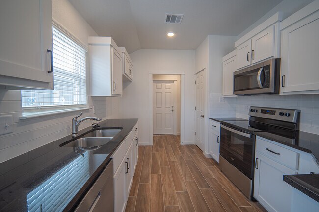 Building Photo - 1414 Sideoats Ln