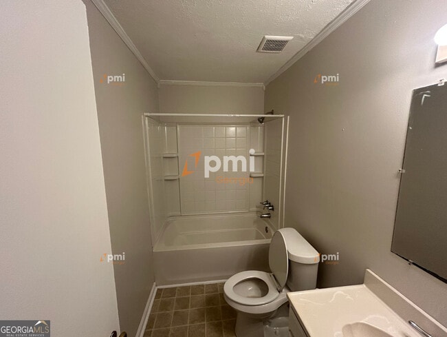 Building Photo - 1463 Beatty St