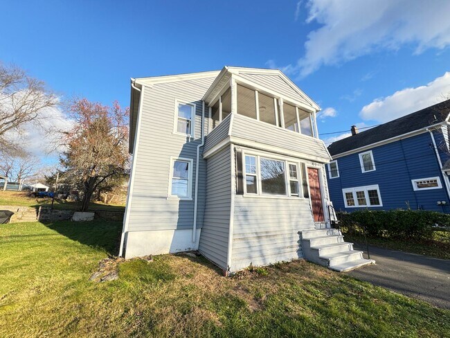 Building Photo - 145 Division St