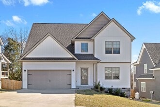 Building Photo - Pet Friendly Four Bedroom!