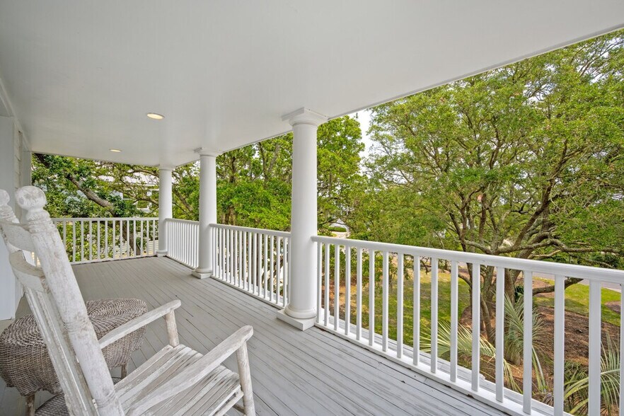 Building Photo - 635 Dune Oaks Dr