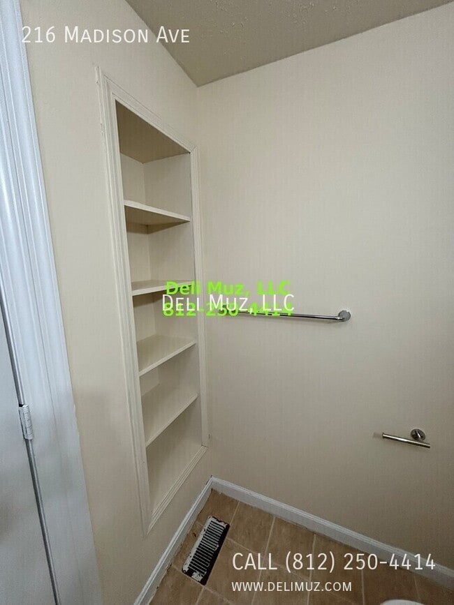 Building Photo - 216 Madison Ave