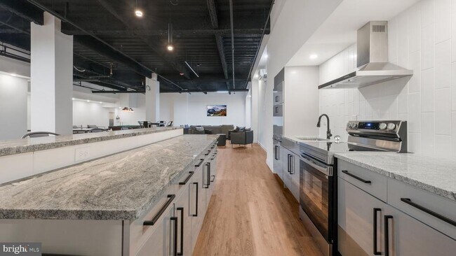 Building Photo - 1825 Callowhill St
