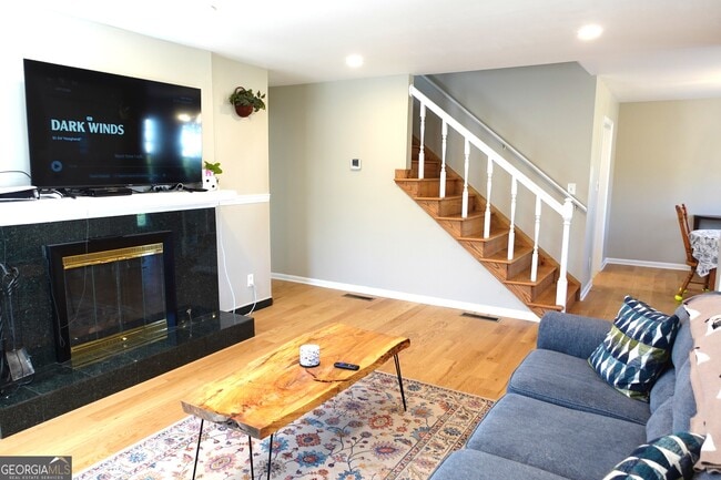 Building Photo - 1333 Holliday Dr