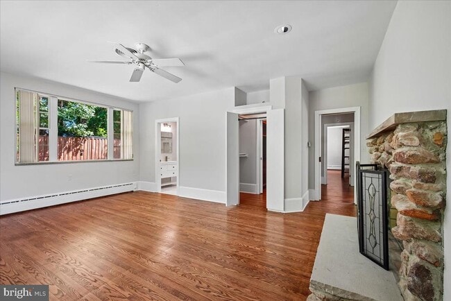 Building Photo - 8106 W Boulevard Dr