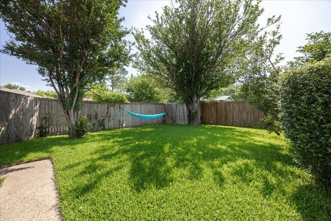 Building Photo - 1405 Ivywood Dr