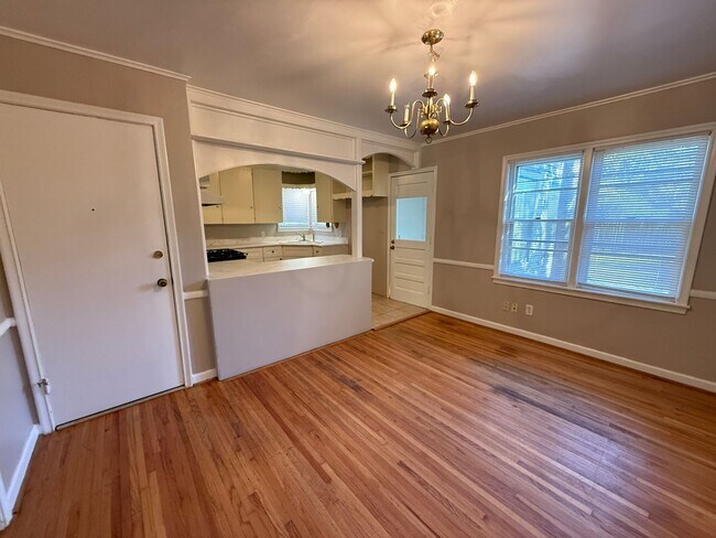 Building Photo - UPGRADED Great Location Large Yard 3 bedroom, FENCED YARD