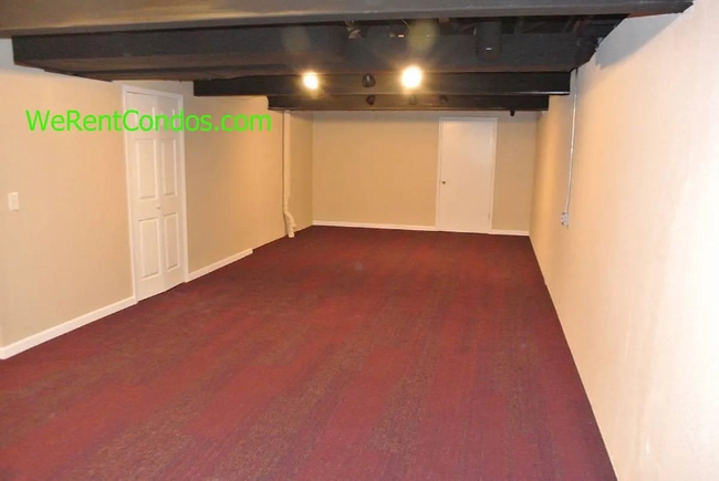 Building Photo - 301 Daniel Ave